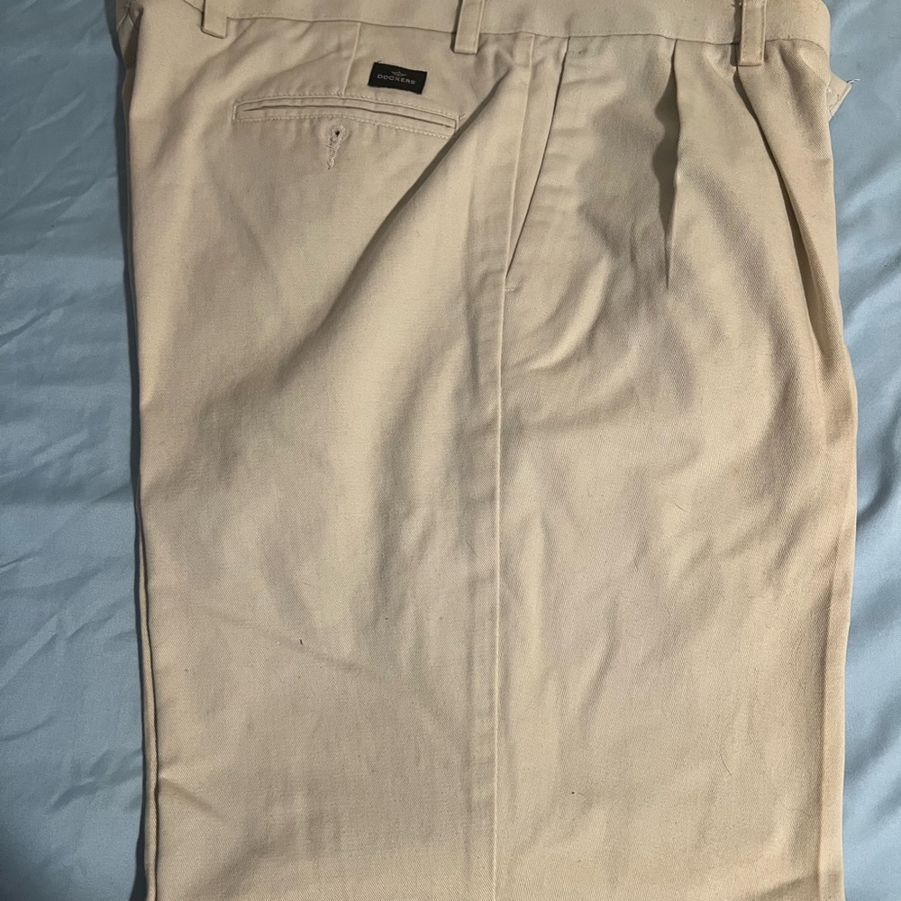 Dockers Men's Tan Chinos